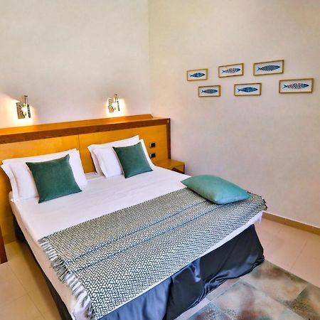 Piccadilly Rooms Restaurant And Beach Santa Maria al Bagno Zewnętrze zdjęcie